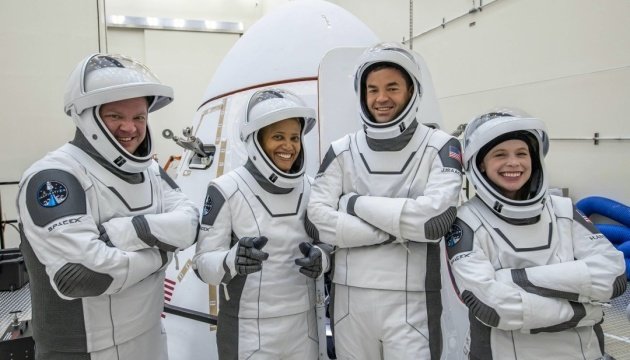 Космический корабль компании SpaceX запускается