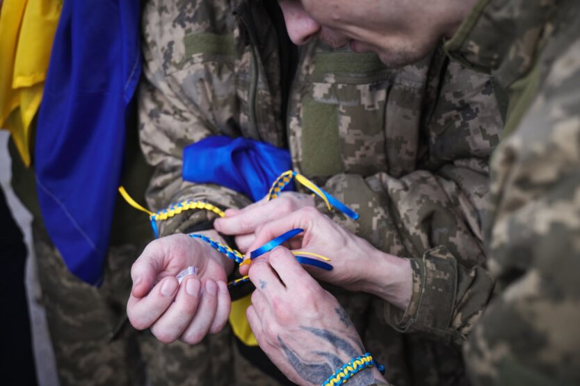 Зеленський звільняє 390 українців з полону